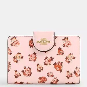 NWT ❤️ Coach Medium Corner Zip Wallet With Rosette Print CZ343
